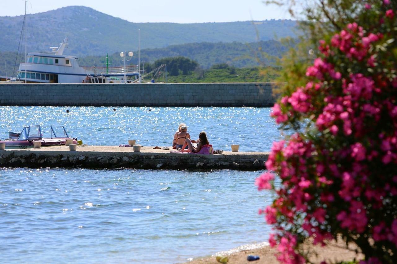 Apartments Fjaka Sveti Filip i Jakov Buitenkant foto