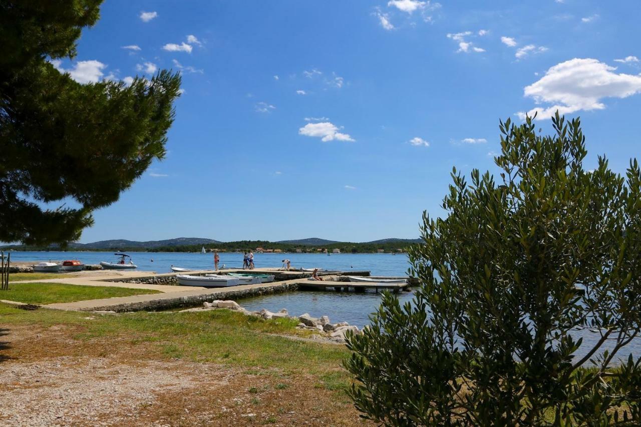Apartments Fjaka Sveti Filip i Jakov Buitenkant foto