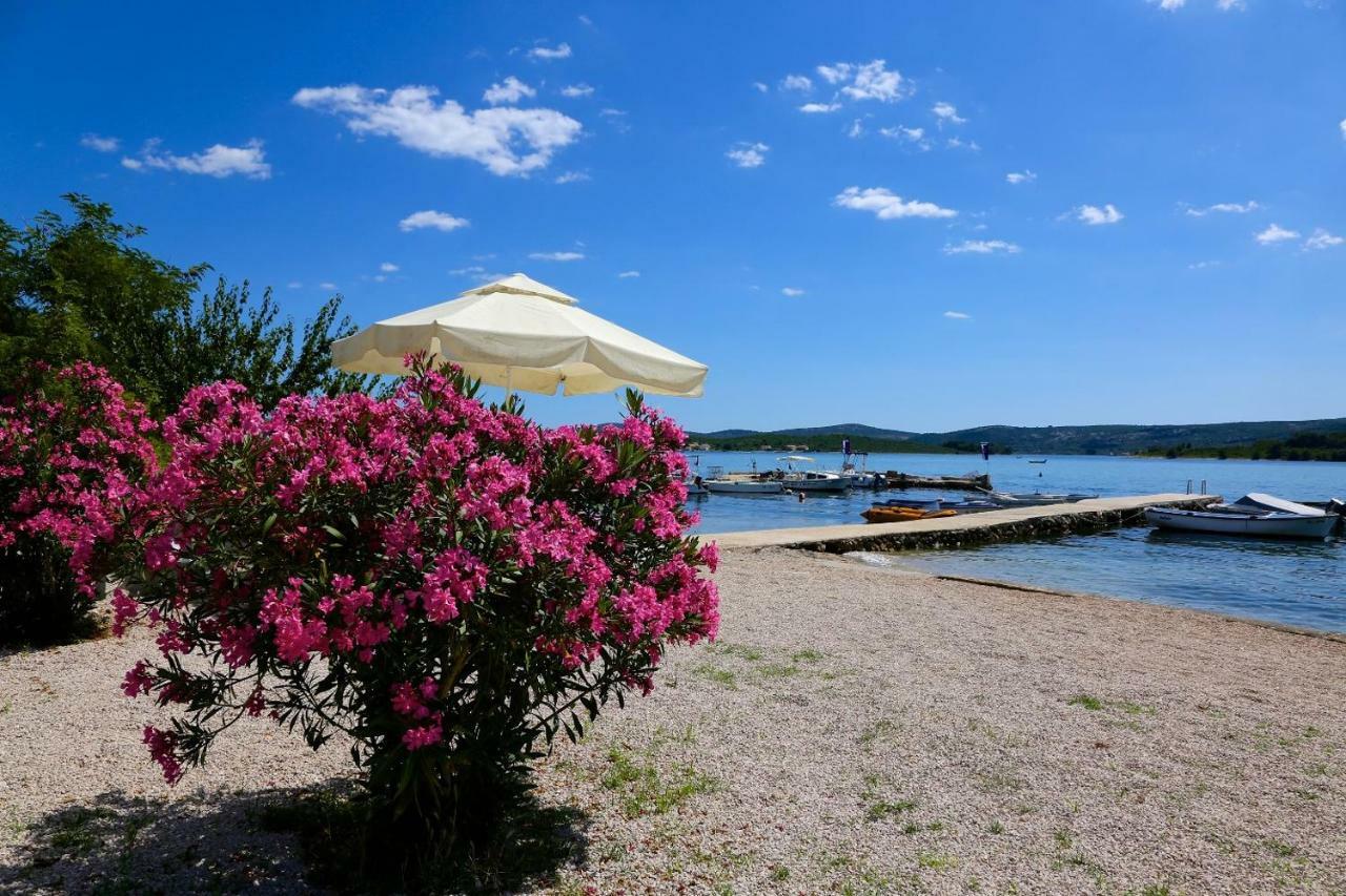 Apartments Fjaka Sveti Filip i Jakov Buitenkant foto
