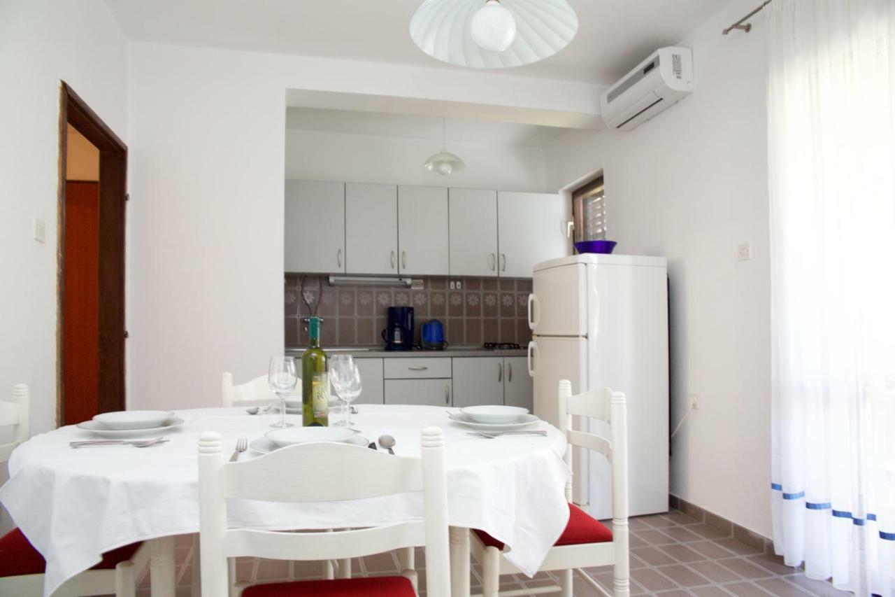 Apartments Fjaka Sveti Filip i Jakov Buitenkant foto