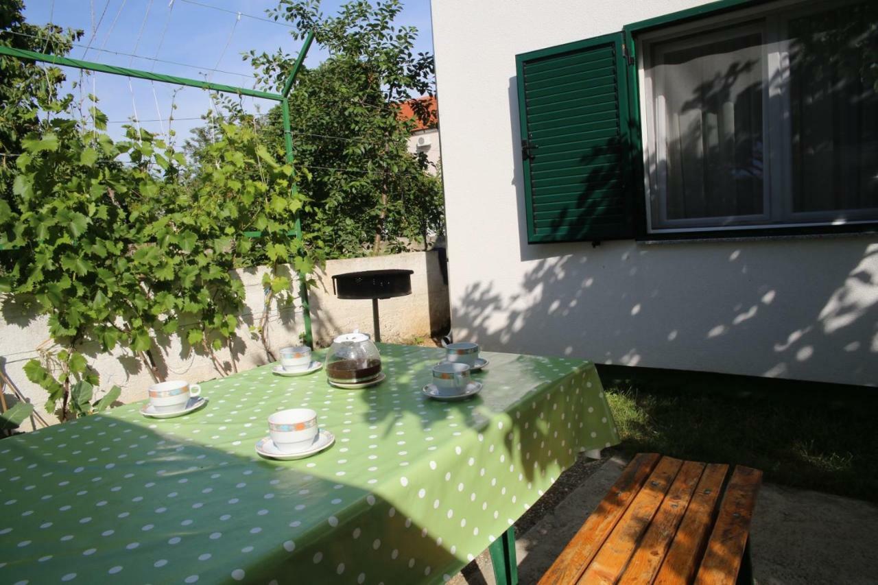 Apartments Fjaka Sveti Filip i Jakov Buitenkant foto
