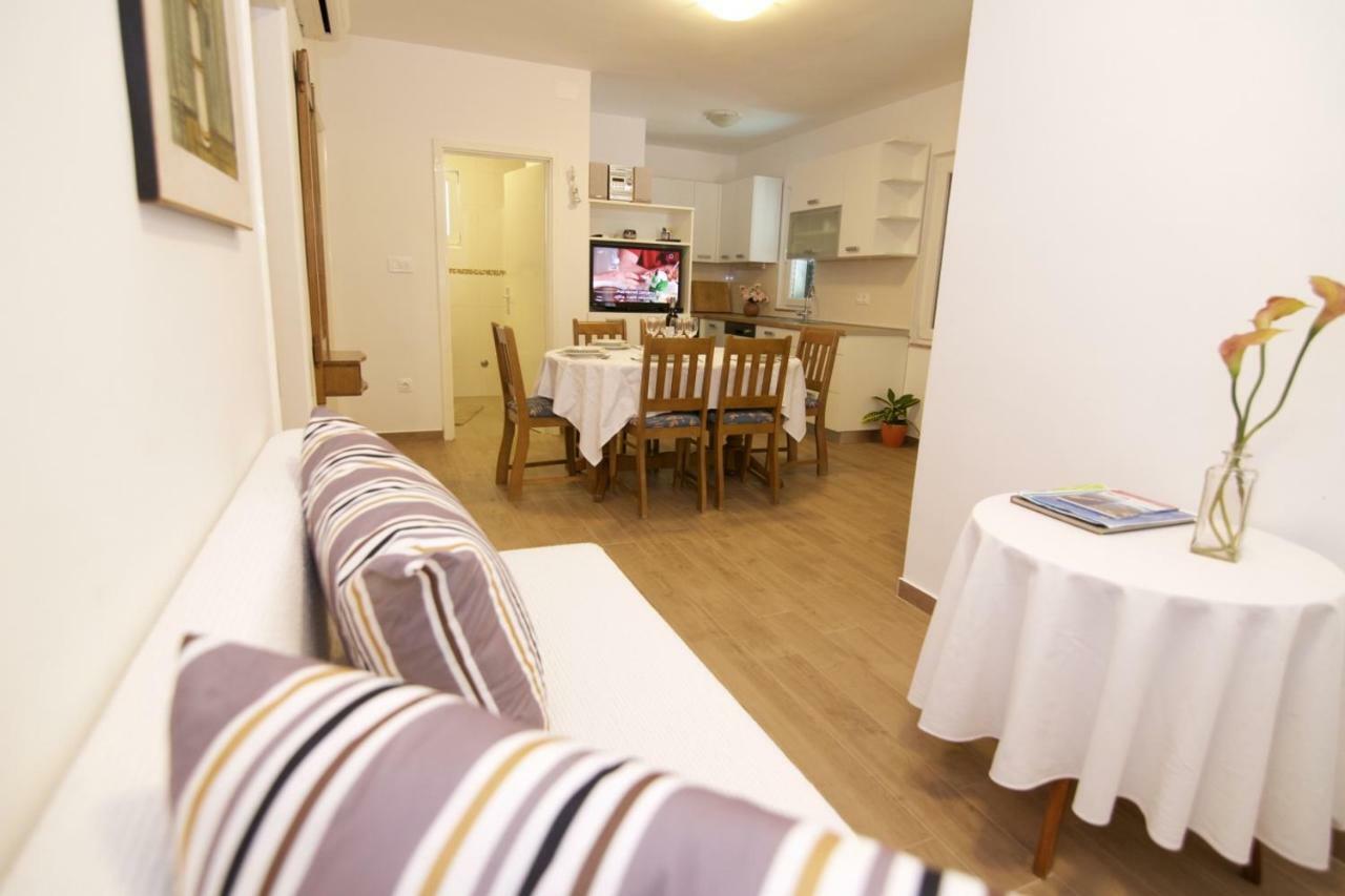 Apartments Fjaka Sveti Filip i Jakov Buitenkant foto